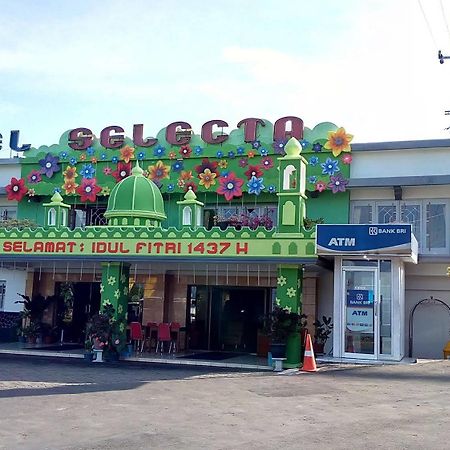 Hotel Selecta Batu  Exterior photo