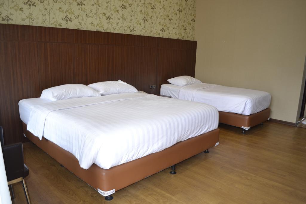 Hotel Selecta Batu  Exterior photo