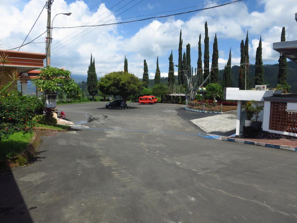 Hotel Selecta Batu  Exterior photo