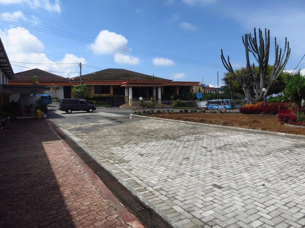 Hotel Selecta Batu  Exterior photo