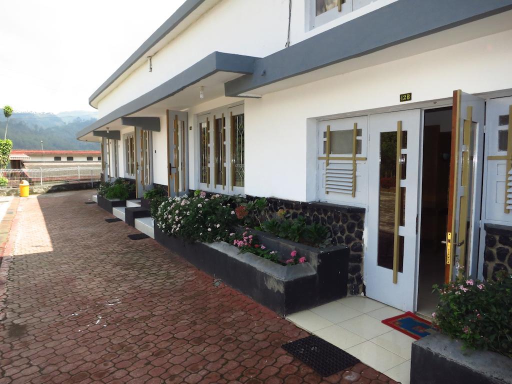 Hotel Selecta Batu  Exterior photo