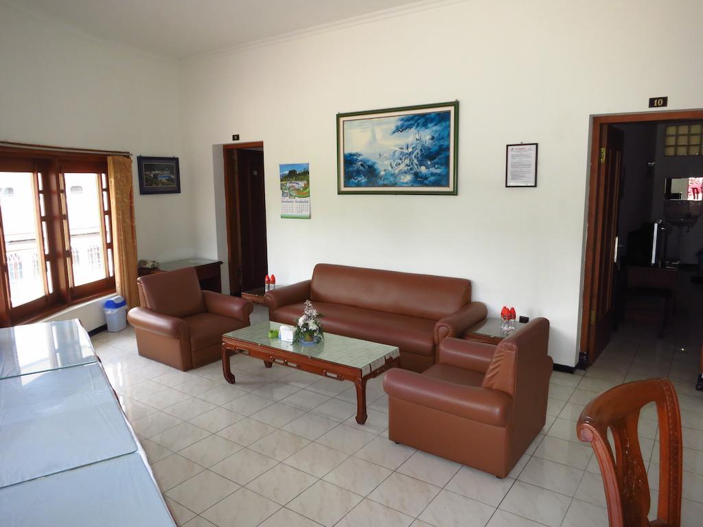 Hotel Selecta Batu  Exterior photo