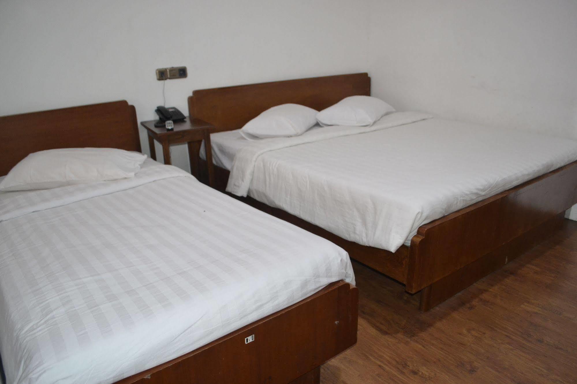 Hotel Selecta Batu  Exterior photo