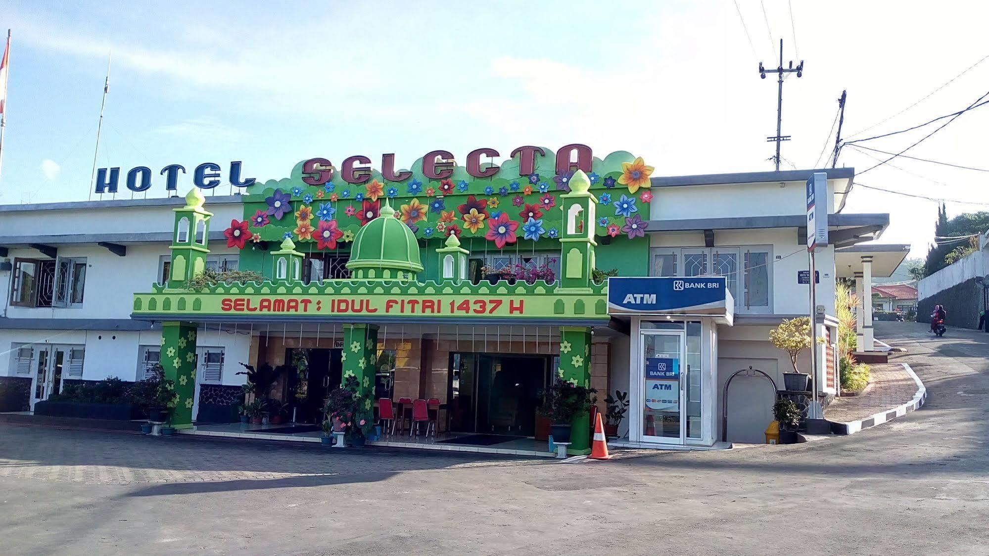 Hotel Selecta Batu  Exterior photo