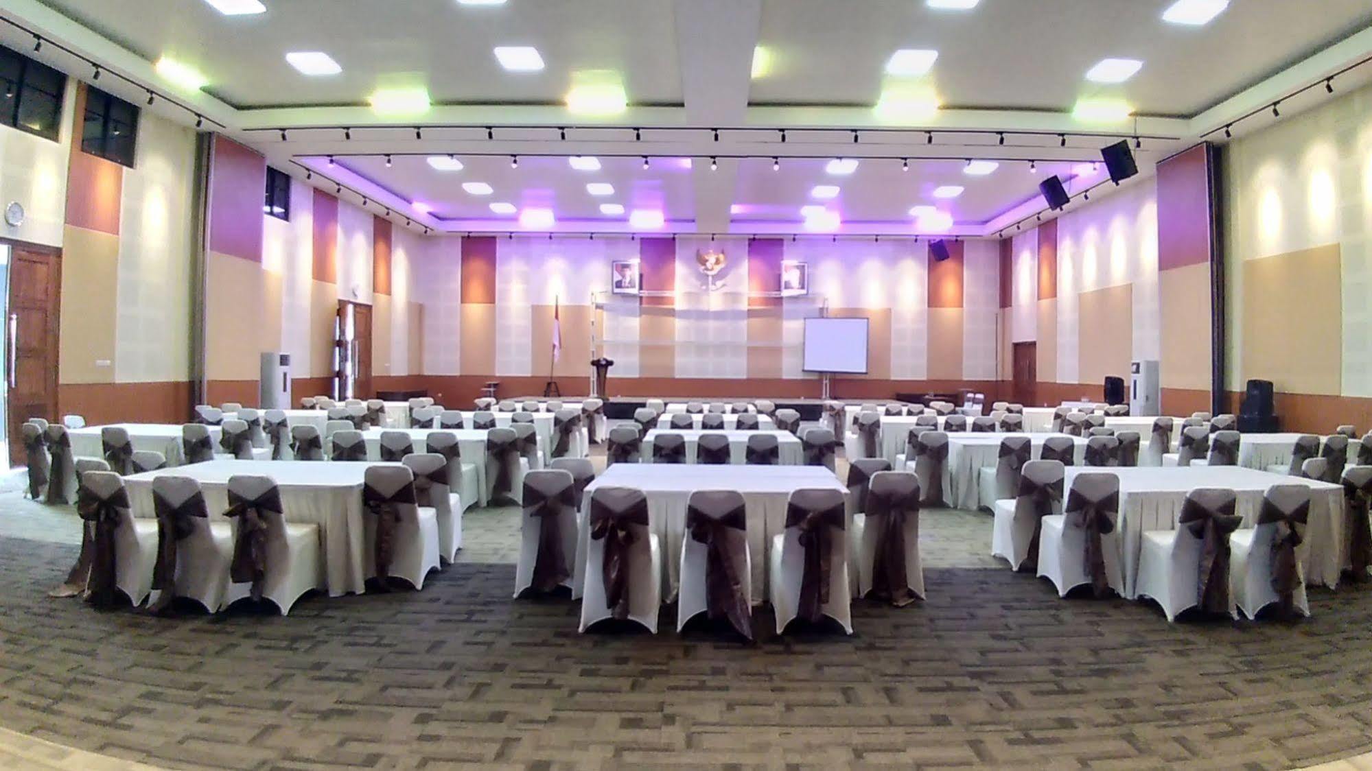 Hotel Selecta Batu  Exterior photo