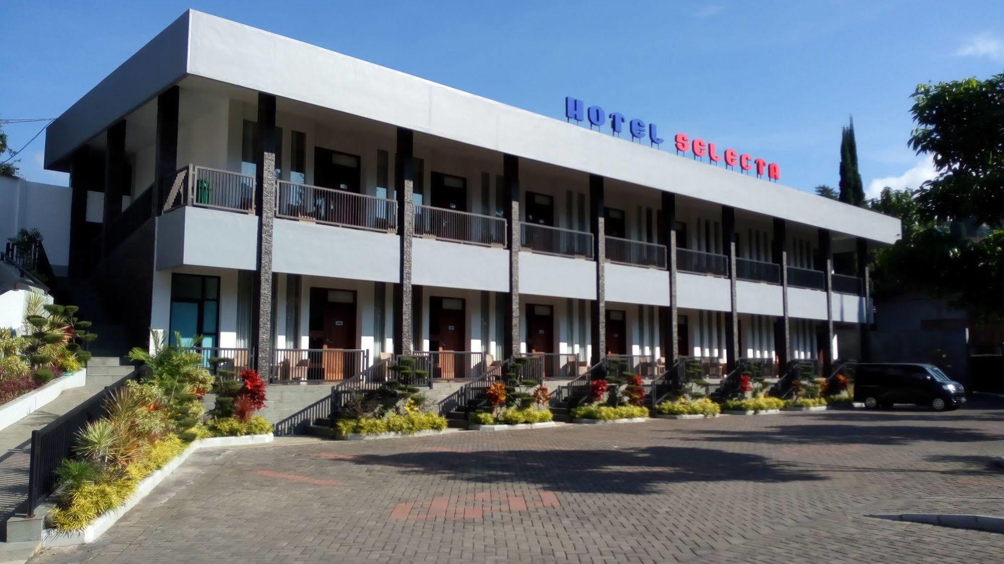 Hotel Selecta Batu  Exterior photo
